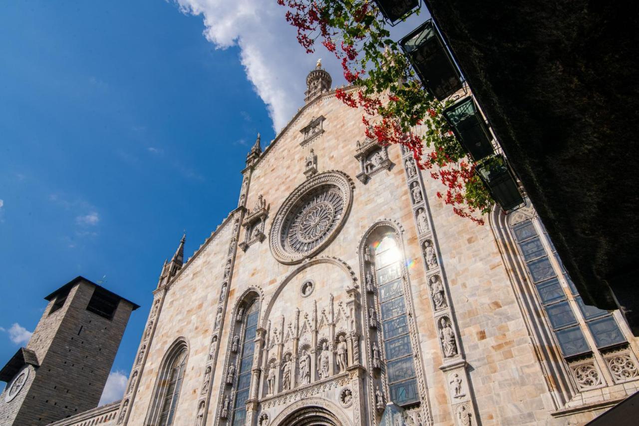 House Of Glass Cathedral View - The House Of Travelers Como Luaran gambar